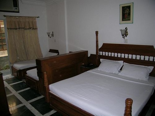 Hotel Ananda Krishna Van